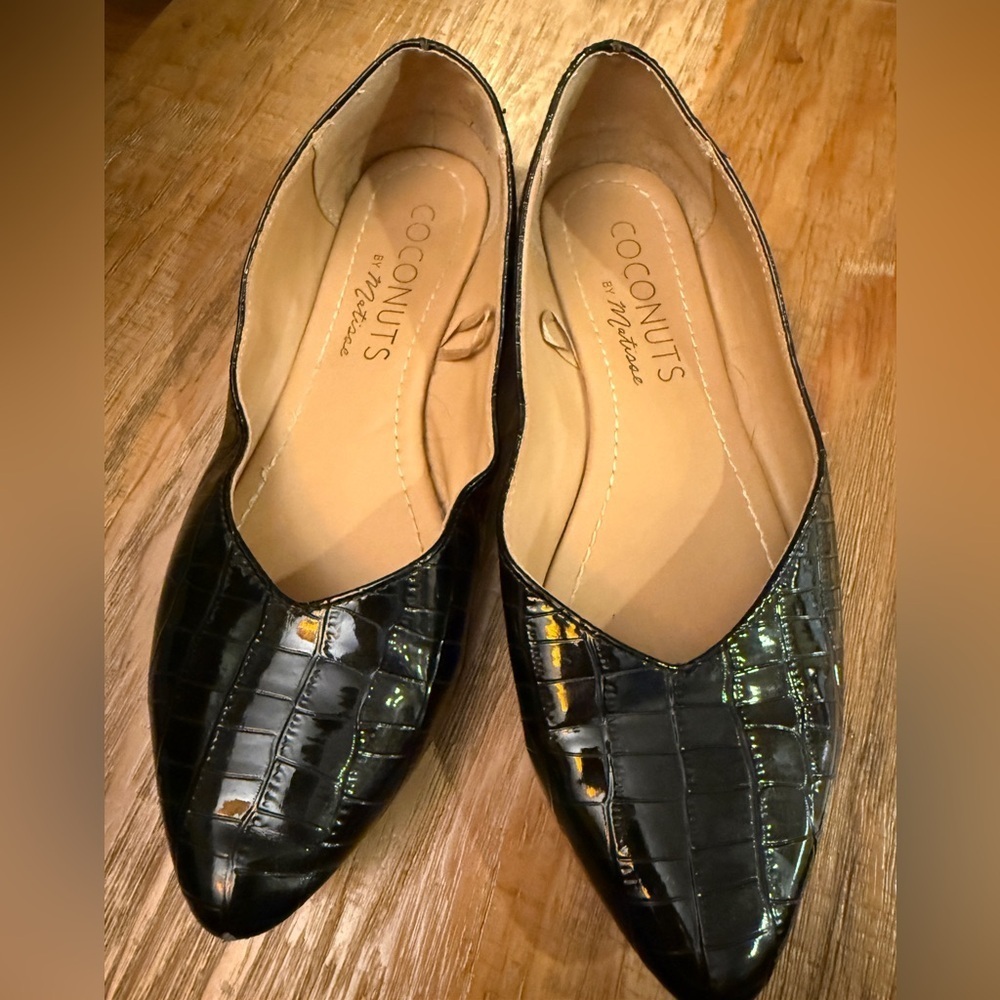 Coconuts by Matisse Black Textured Flats for Office Wear